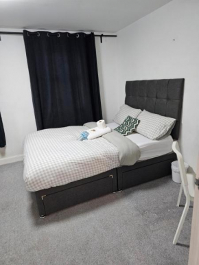 King Bedroom in Dartford central- Close to all amenities